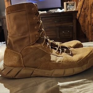 EUC Oakley Light Assault 2 Tactical Combat Boots - Coyote Brown